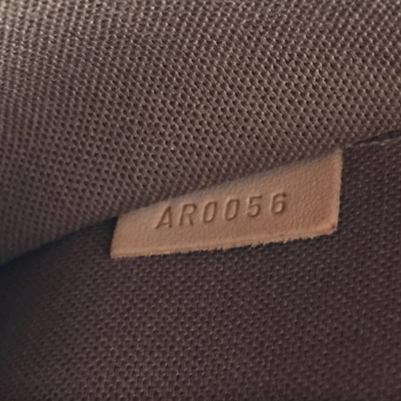 Louis Vuitton Monogram Lockit Horizontal Handbag Shoulder Bag - Picture 14 of 16